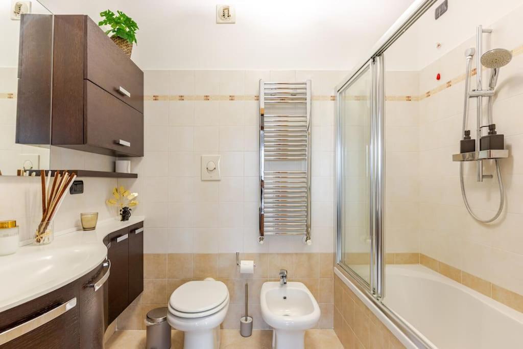 Oasi Di Relax Con Box Privato E Balcone, Vicino M1 Appartement Milan
