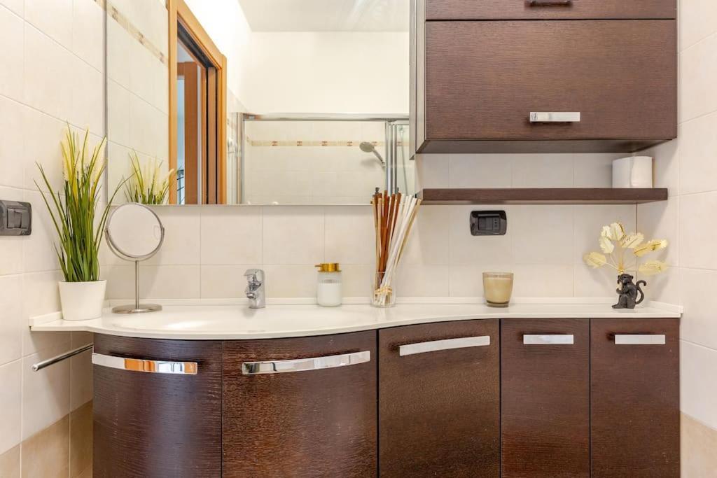 Oasi Di Relax Con Box Privato E Balcone, Vicino M1 * Milan