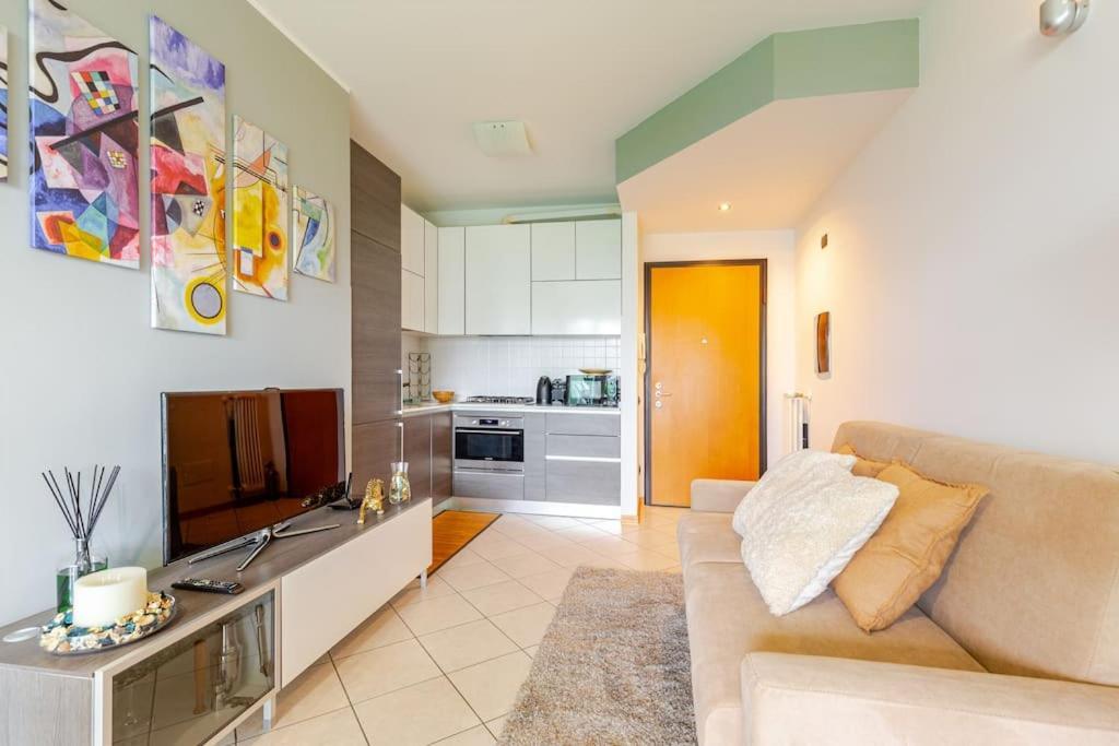 Oasi Di Relax Con Box Privato E Balcone, Vicino M1 Apartamento *
